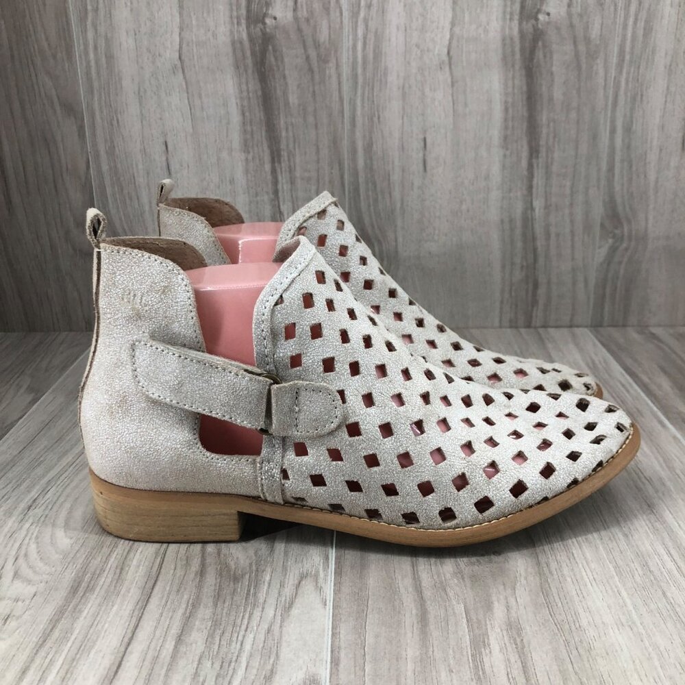 Musse & Cloud Ankle Boots Womens EU 39 Light Gray Distressed Suede Booties